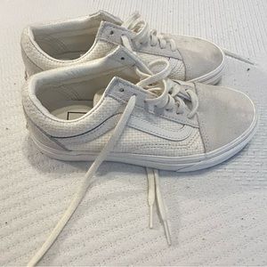 unisex off-white colored old skool vans